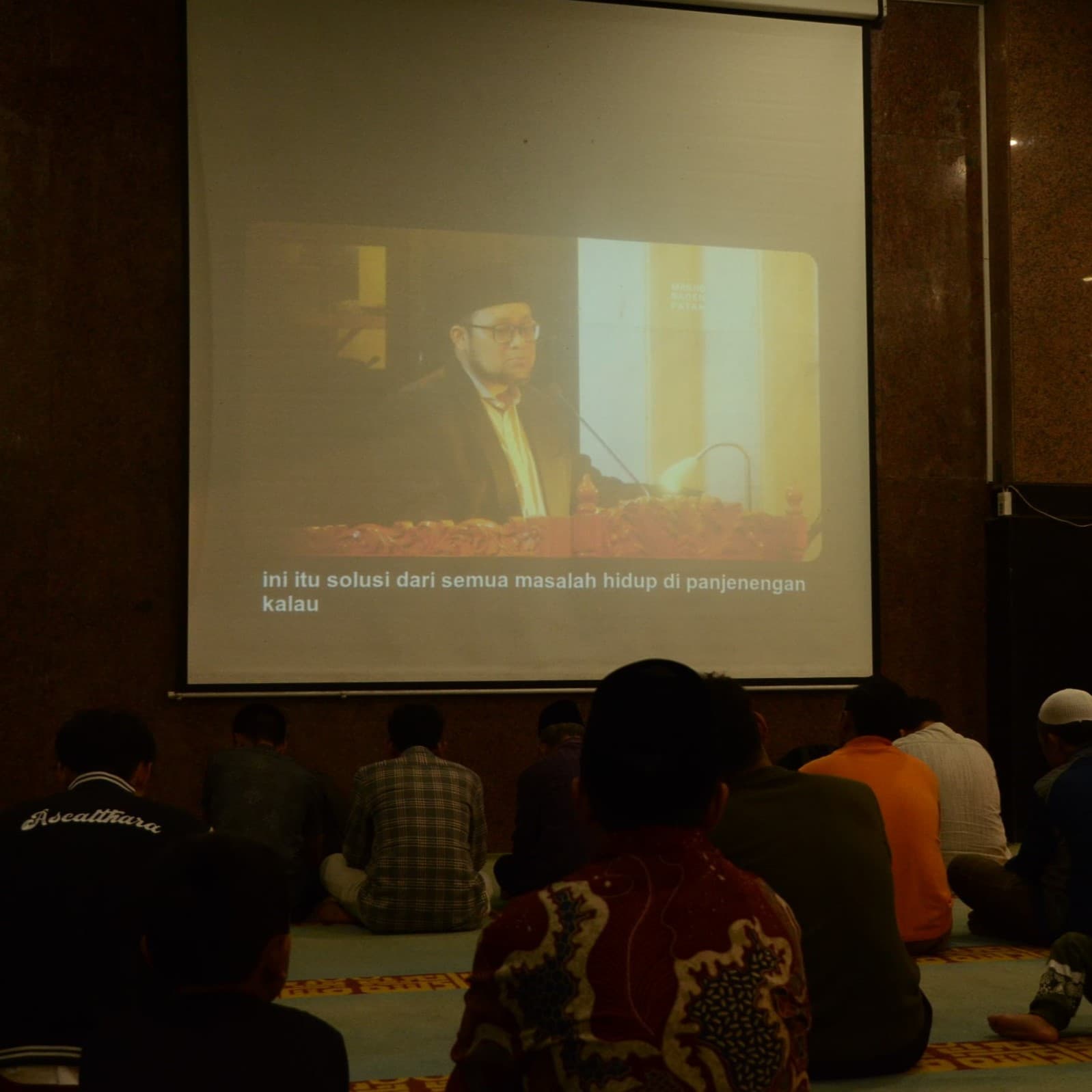 fasilitas di masjid raden patah